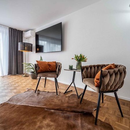 City Wohnung Fn L 5 Klimatisiert Mit Balkon Und Kueche FDH Exterior foto